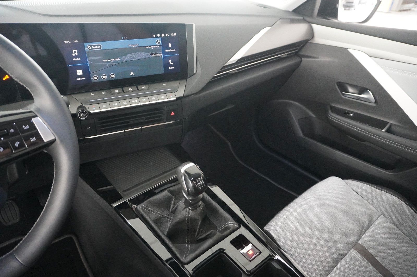 Fahrzeugabbildung Opel Astra L ST 1.5D ELEGANCE NAVI/LED/KAMERA/SH/DAB+