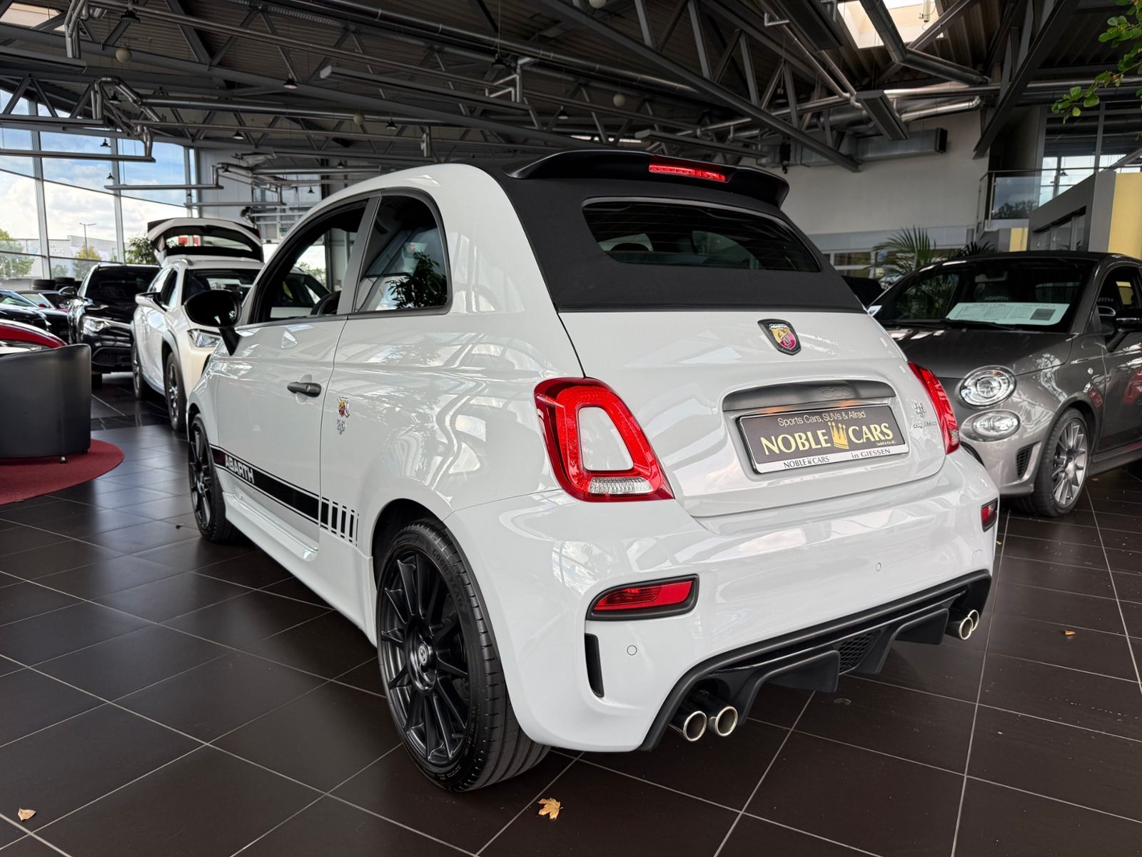Fahrzeugabbildung Abarth 595C Cabrio Competizione KLIMA NAV PDC Beats