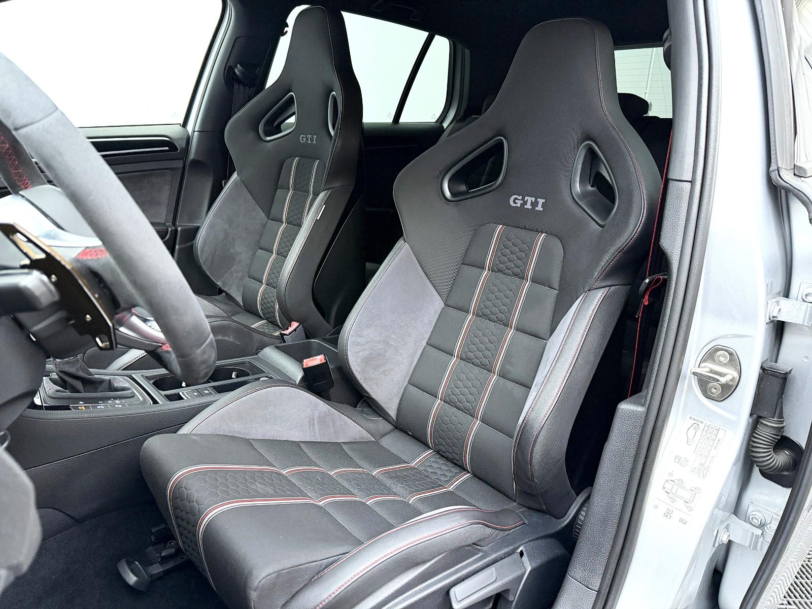 Volkswagen Golf VII Lim. GTI Clubsport BMT *OZ*AIRLIFT*SHZ