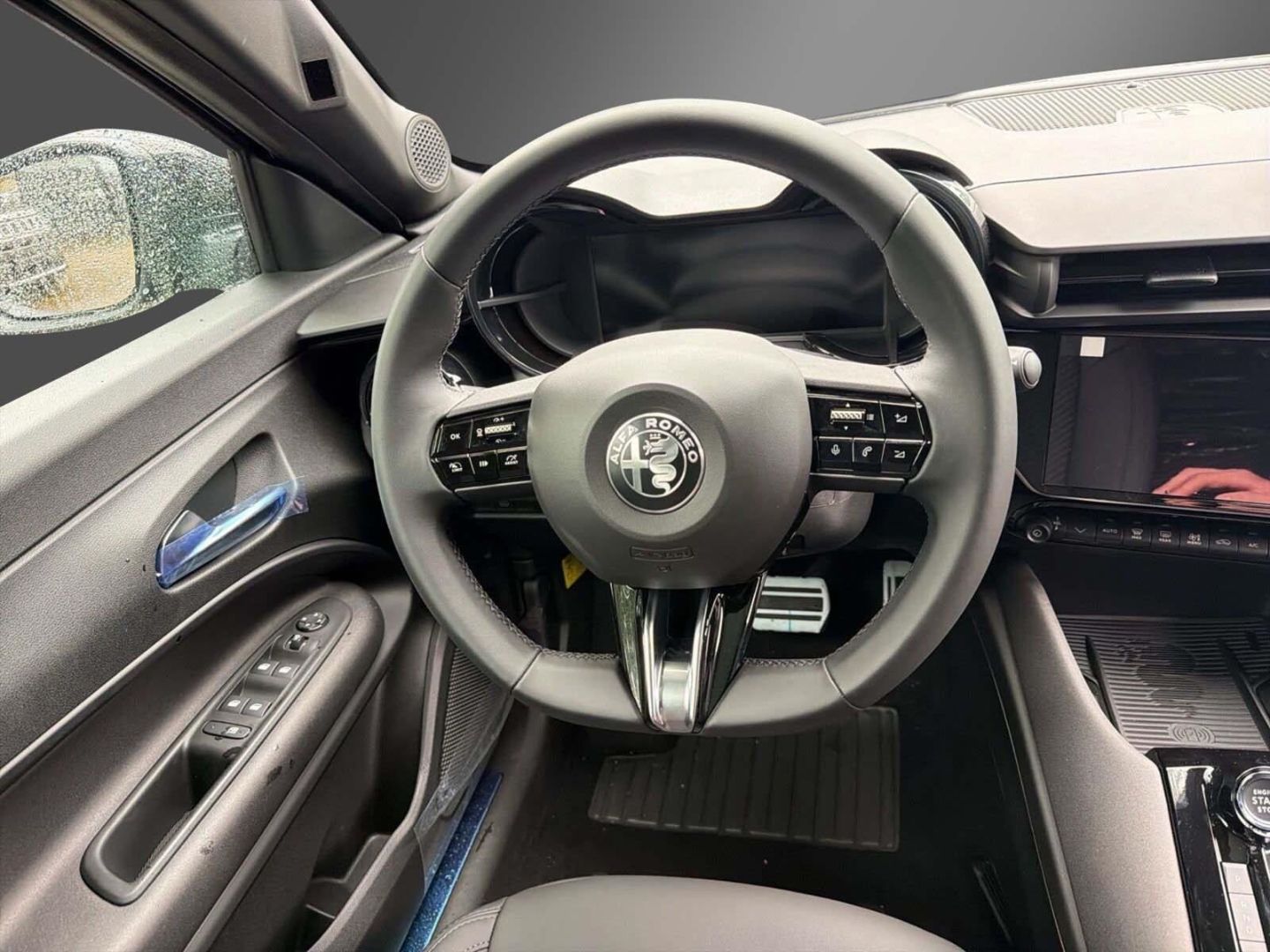 Fahrzeugabbildung Alfa Romeo Junior Elettrica TI -Technologie-Panorama-Wärmep
