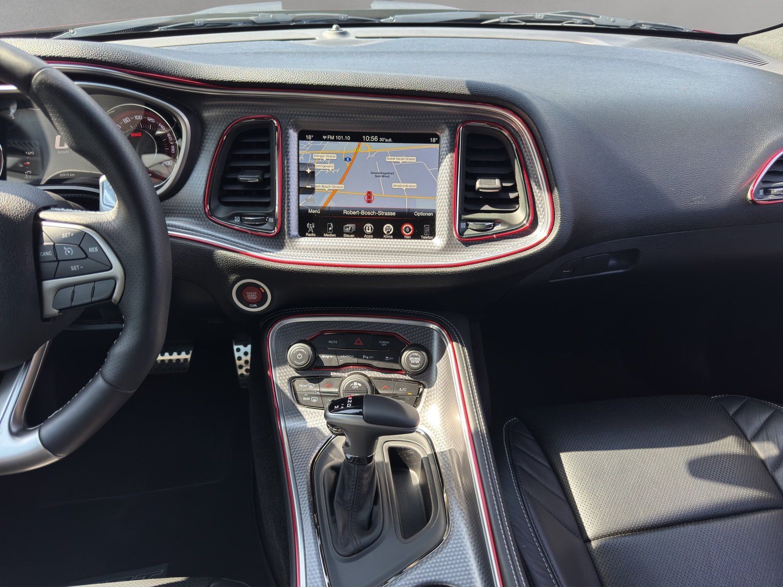 Fahrzeugabbildung Dodge CHALLENGER 6.2 V8 SRT HELLCAT/KAMERA/GRA/1.HAND/