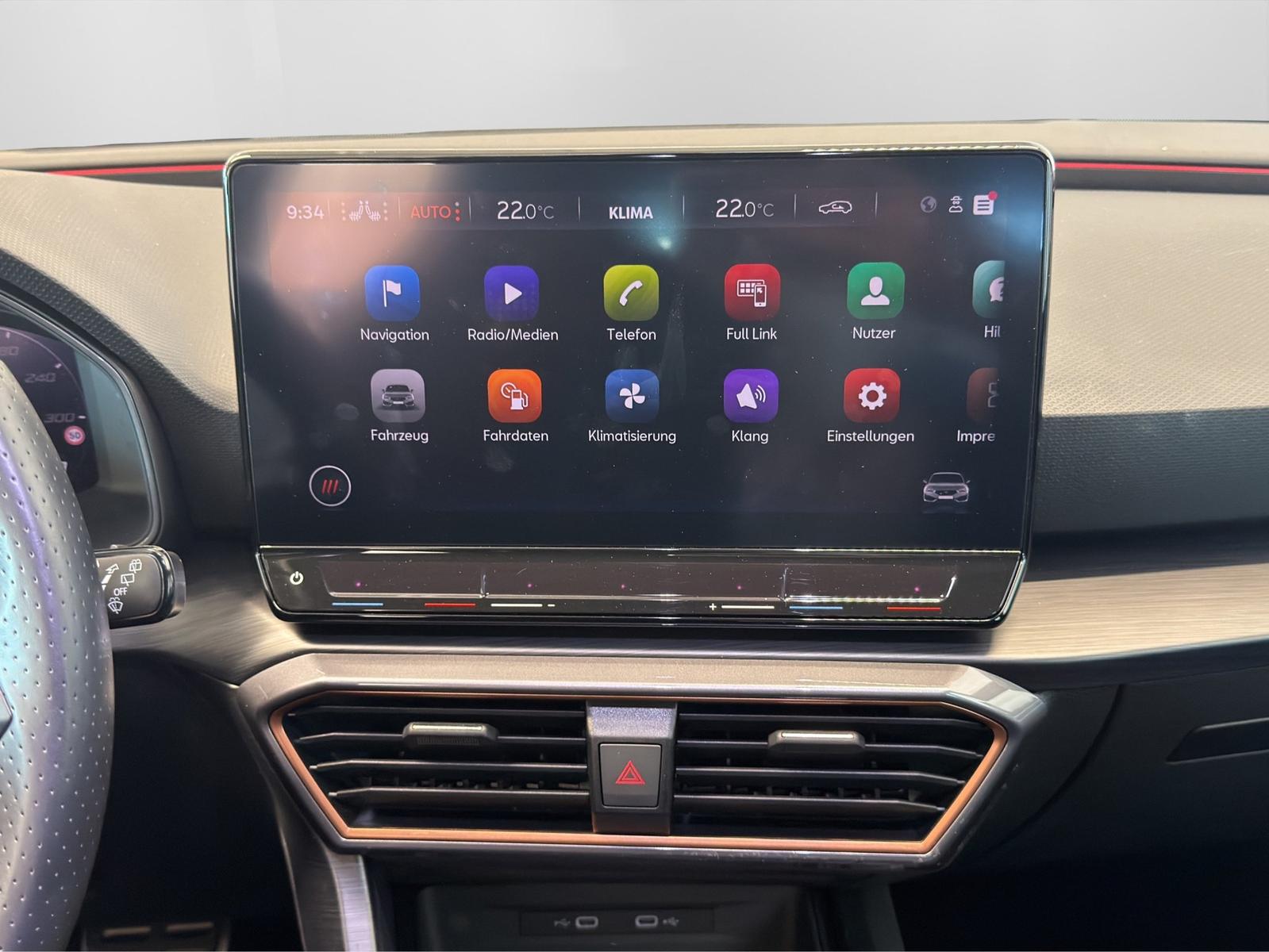 Cupra Leon 2.0 TSI DSG VZ LED NAVI KAMERA PARKLENK