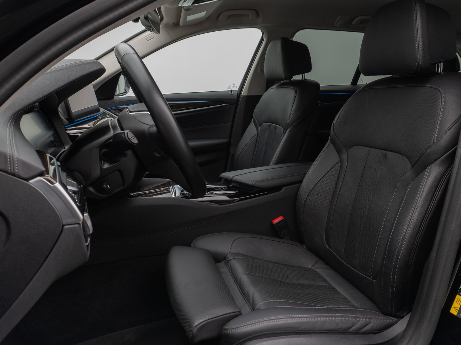Fahrzeugabbildung BMW 530e xD Luxury Line DAB Komfort HUD Laser HiFi