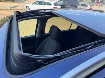 Bild 12 VW Touran SOUND 1.6 TDI DSG 7-Sitzer LED-SW RearVie