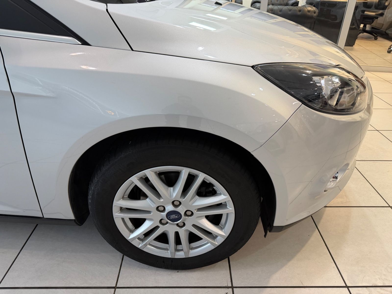 Fahrzeugabbildung Ford Focus Lim. Titanium