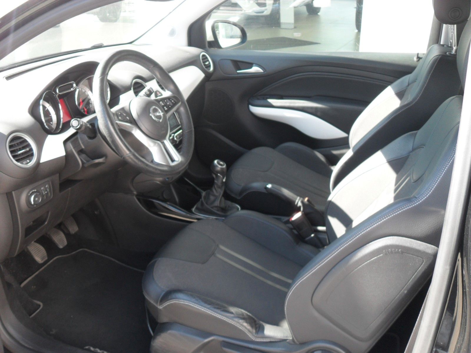 Fahrzeugabbildung Opel Adam 120 Jahre | SH | Teilleder