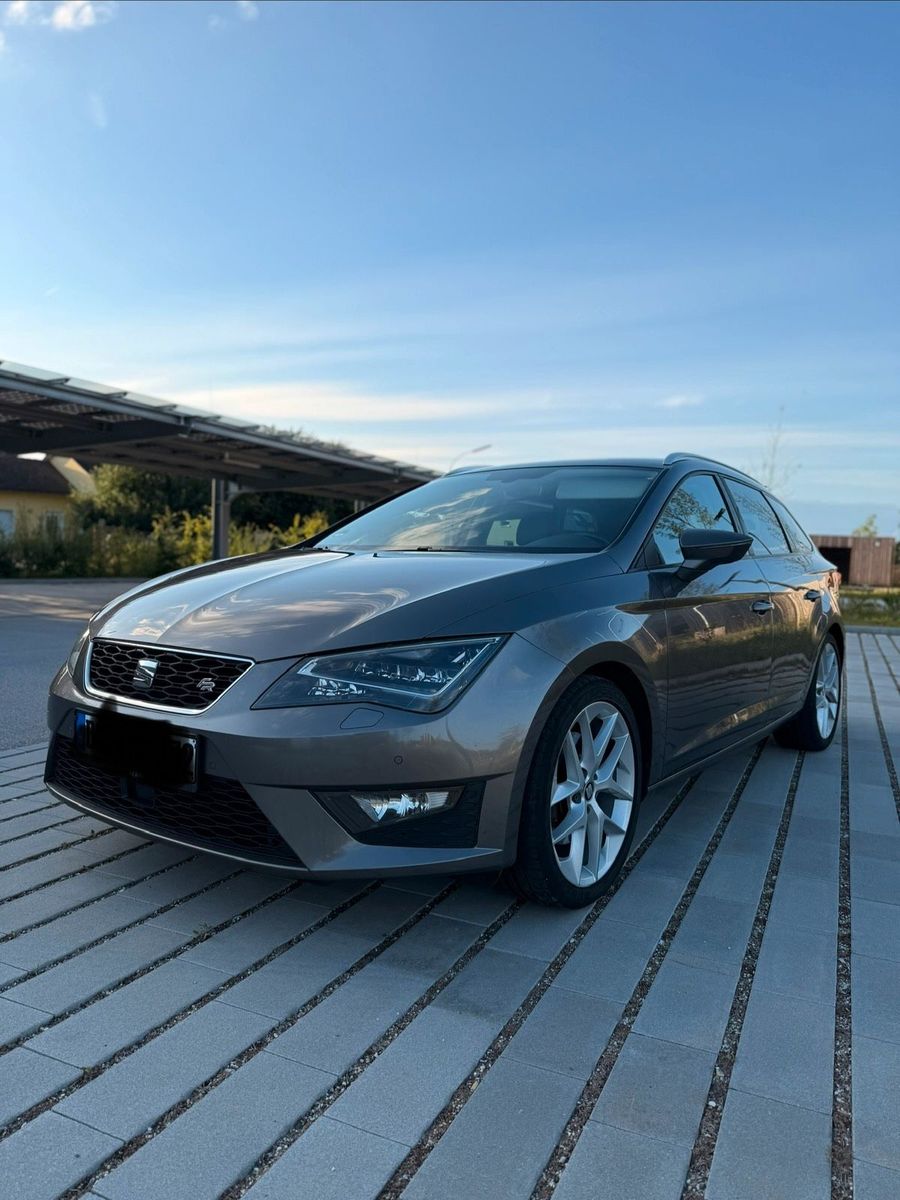 SEAT Seat Leon FR 2.0 TDI Zahnriemen neu | Serv...