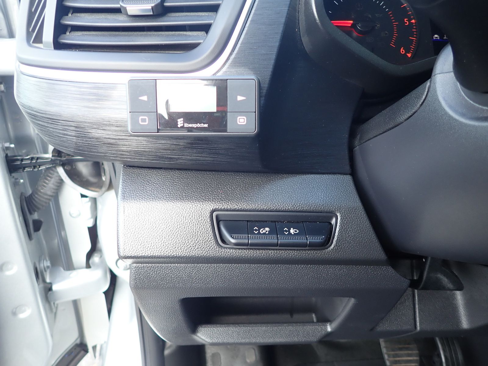 Fahrzeugabbildung Renault Trafic Combi L1H1 3,0t (8 Sitze) Life dCi 170
