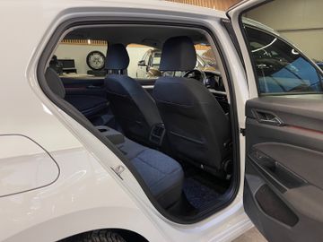 Volkswagen Golf VIII Lim. Life *LED*NAVI*PDC*AMBIENTE*CAR2X