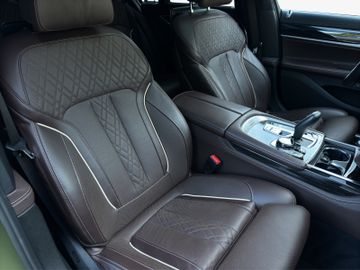 BMW 750 - 6