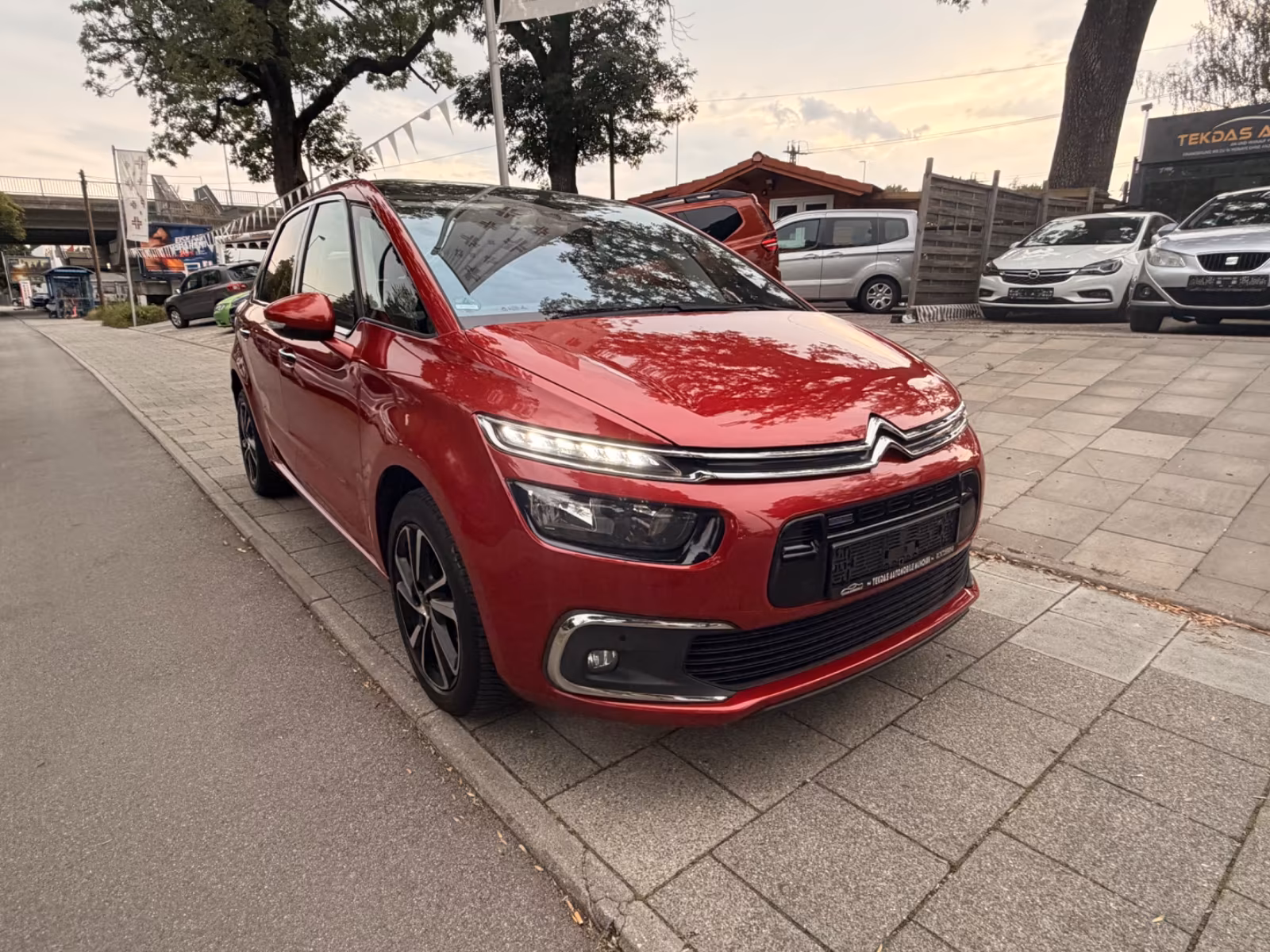 Citroën C4 Picasso Navi Massage Klima PDC Automatik Pano
