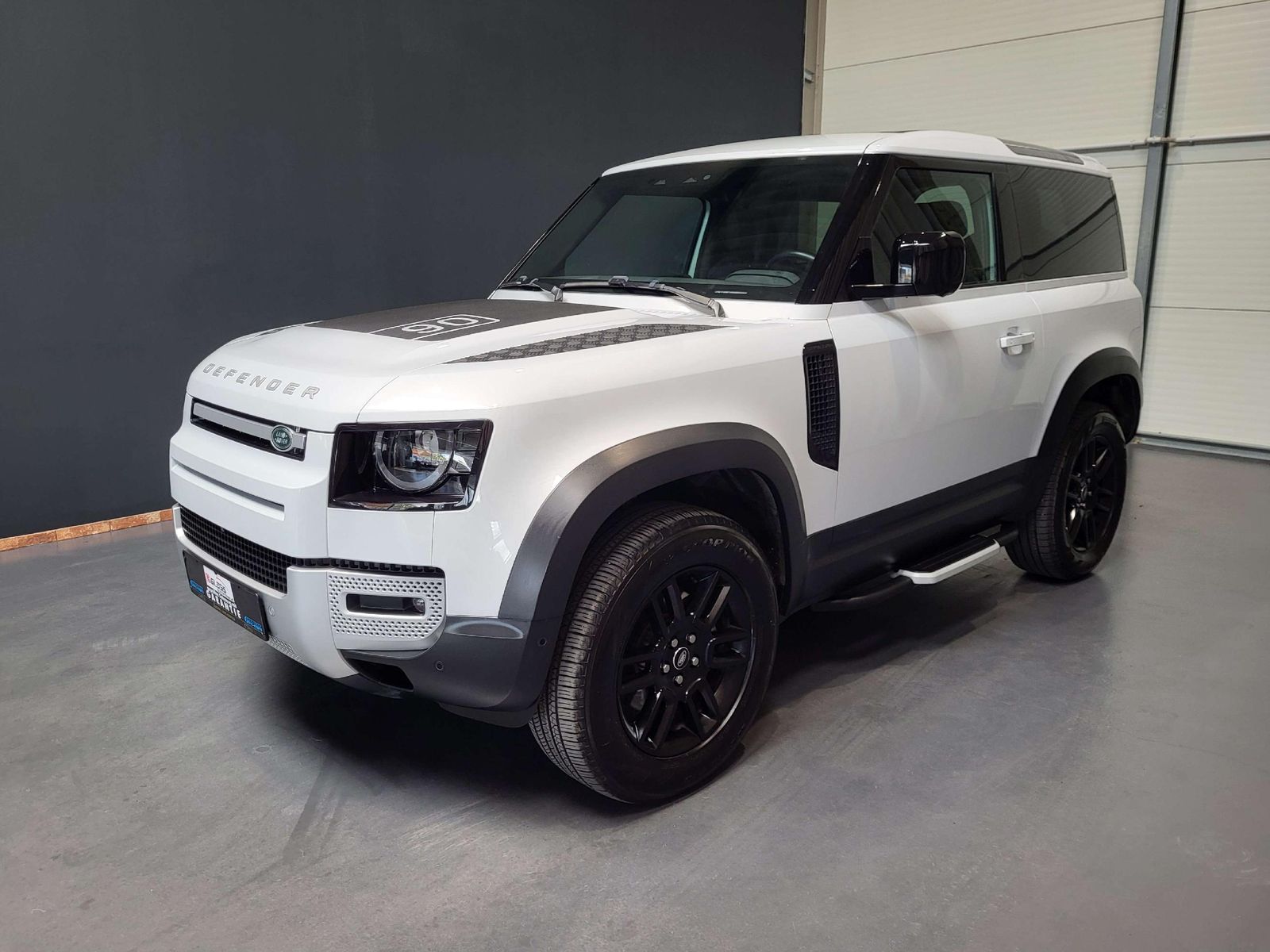 Land Rover Defender 3.0d 90 SE *Navi| LED| Pano| Kamera* foto 1