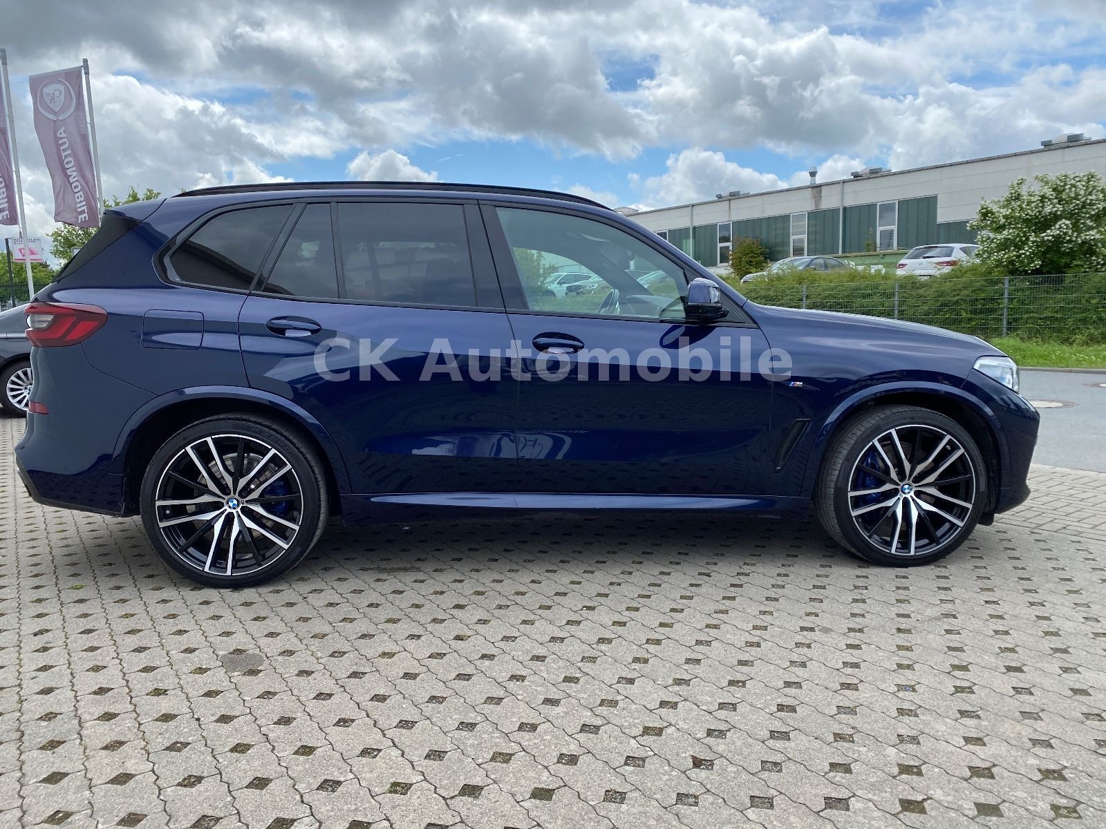 Fahrzeugabbildung BMW X5 xDrive45e M-Sport/Laser/Pano/Head-Up/360°/AHK