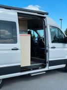 Volkswagen Behl Mobile Crafter |Einzelbetten/Rundsitzgruppe