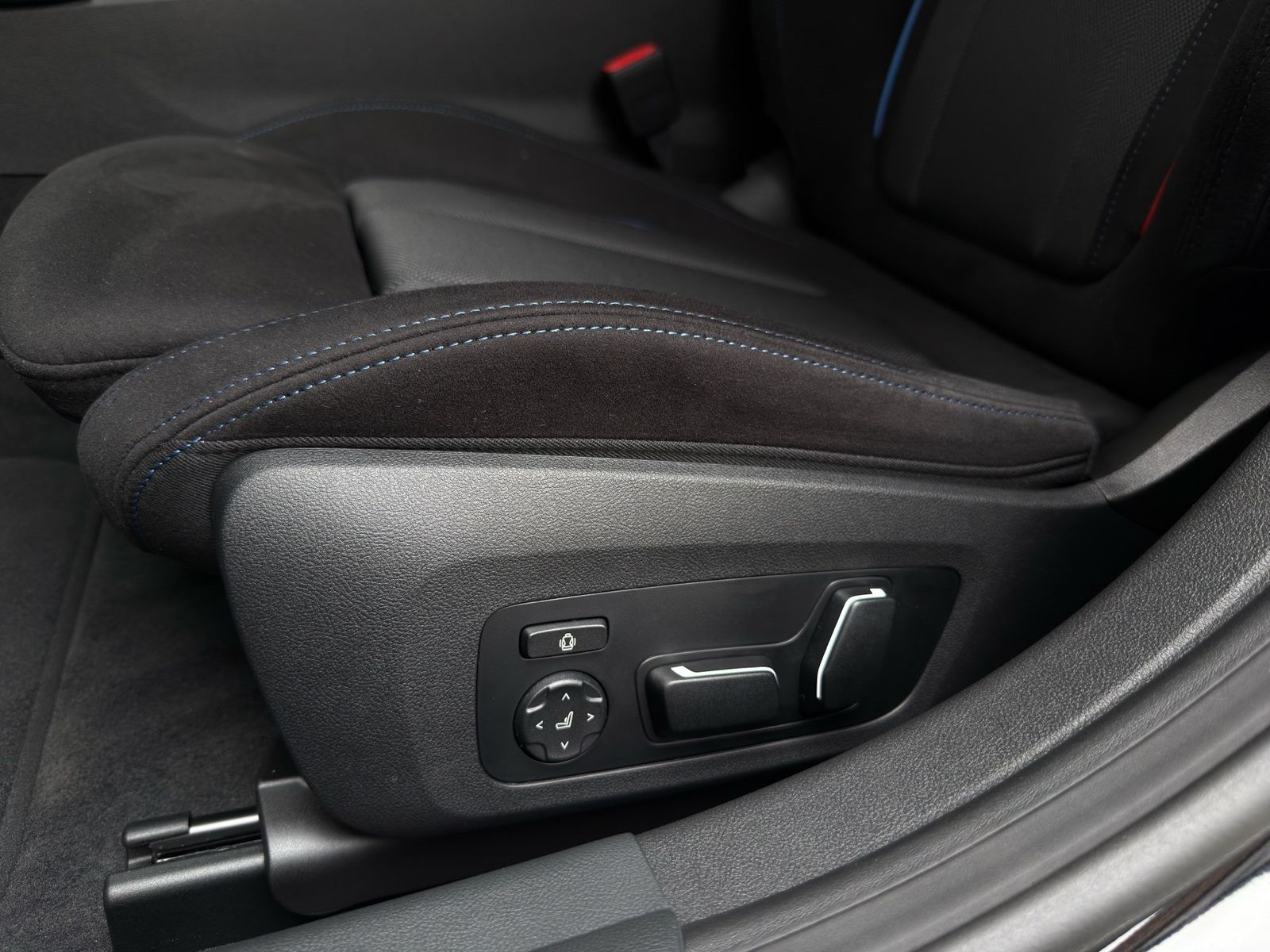 BMW i4 - Bild 13