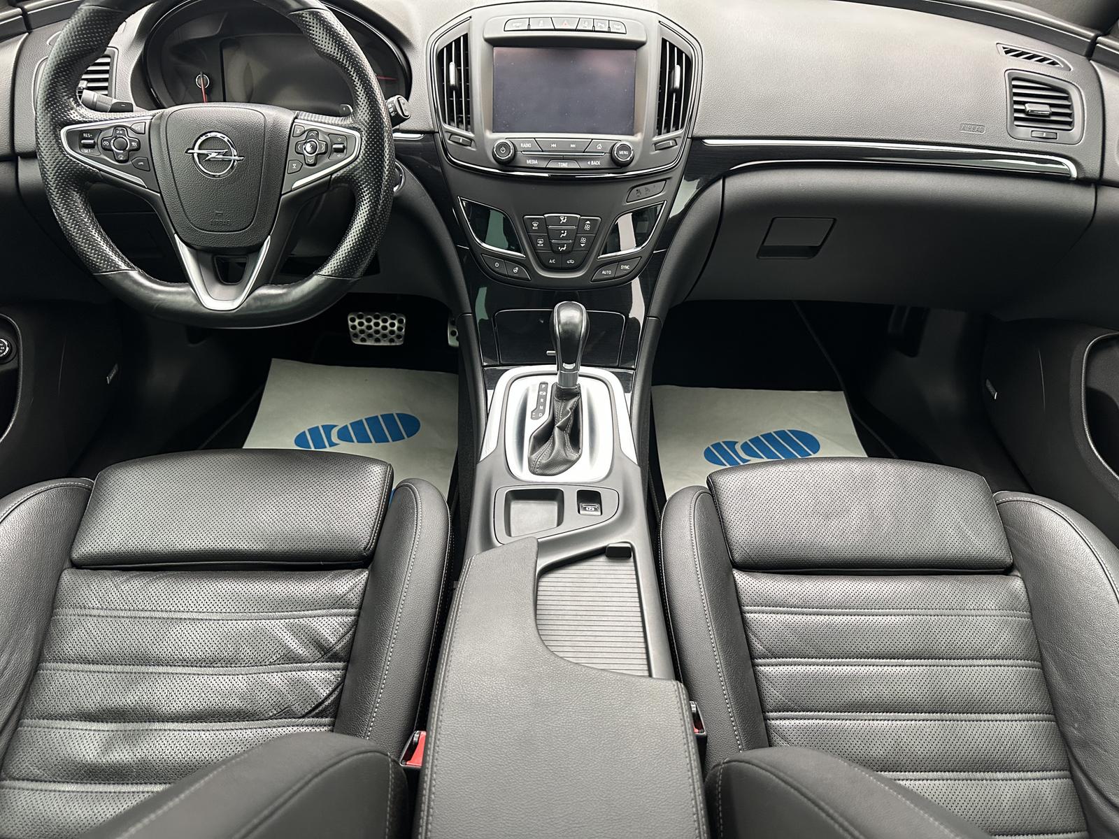 Opel Insignia Sports Tourer 2.0 Turbo 250 ch BVA – OPC Line – Toit pano Cuir ventilé