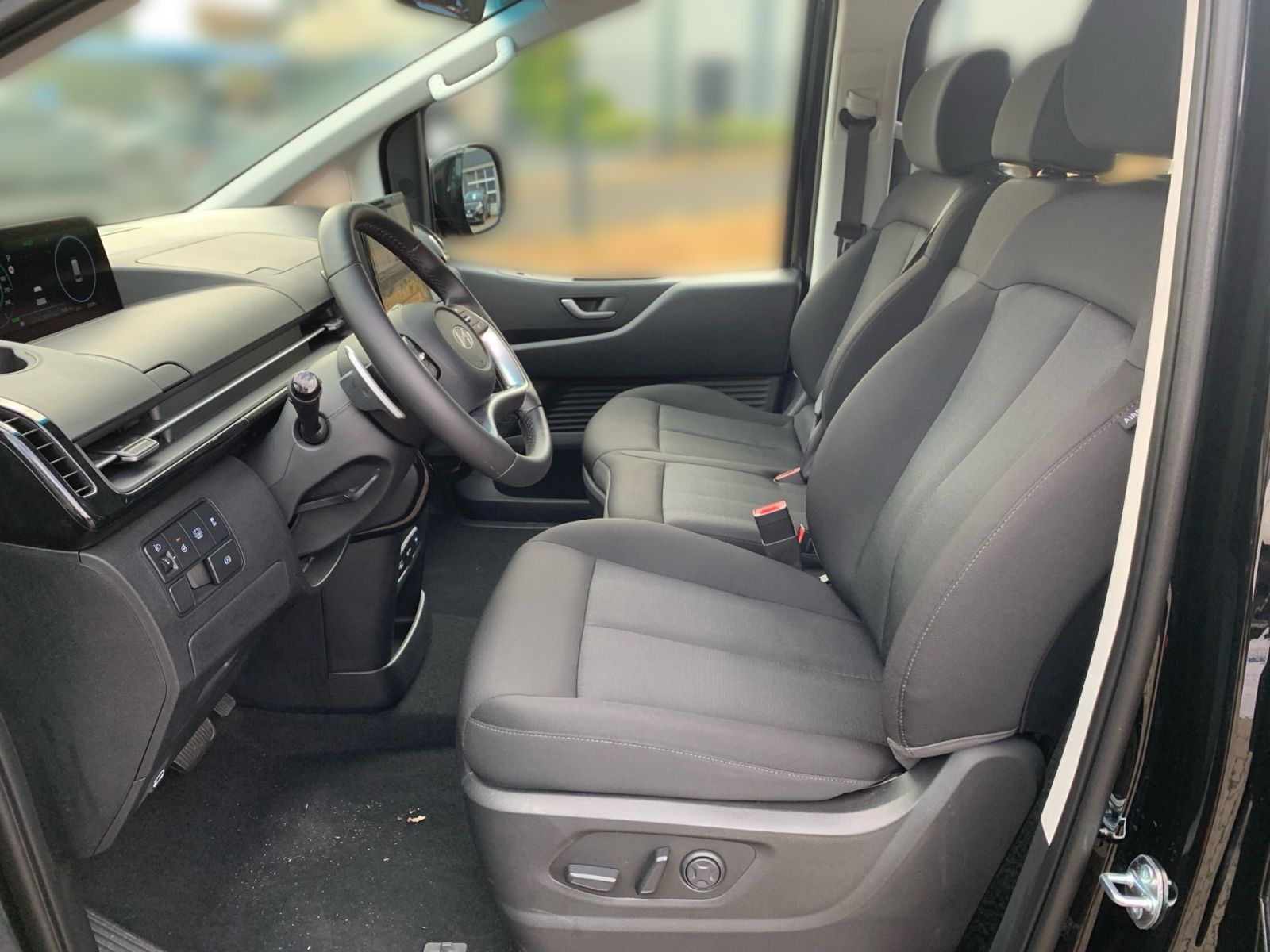Fahrzeugabbildung Hyundai STARIA 1.6 T-GDI Hybrid Trend 9-Sitzer Navi Allw