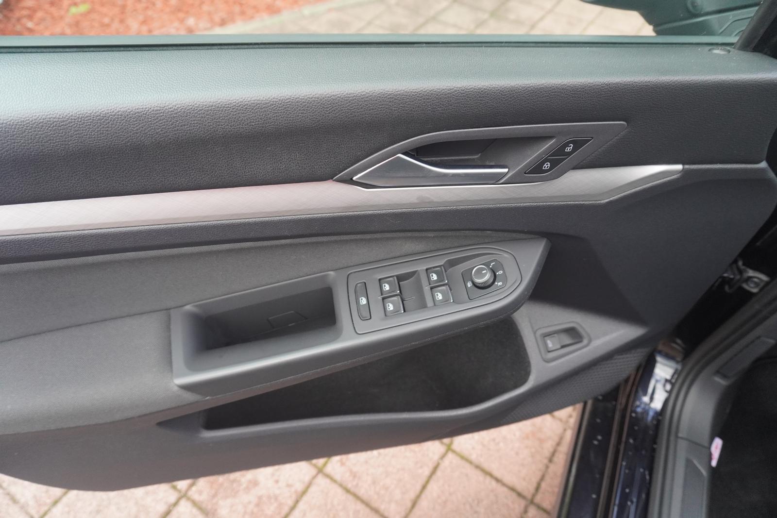 Volkswagen Golf VIII Variant 1.5 TSI LED Navi AHK Bluetooth, миниатюра 17