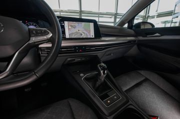 Bild 14 VW Golf Lim. Life Navi Car-Play Klimaautom. AHK