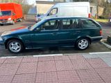 BMW 320i touring ,E36 - BMW 320 mit Benzin-Antrieb: Kombi, E36 320i