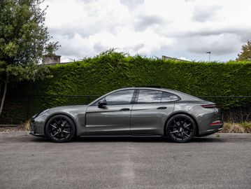 Porsche Panamera - 3