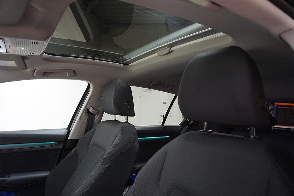 Volkswagen Golf 8 2.0TDI DSG Style Virtual Pano Navi SHZ, миниатюра 9