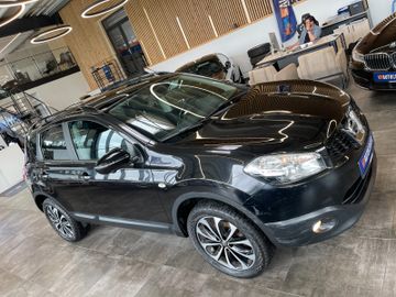 Nissan Qashqai 360 4X4 *PANORAMA*NAVI*TEILLEDER*