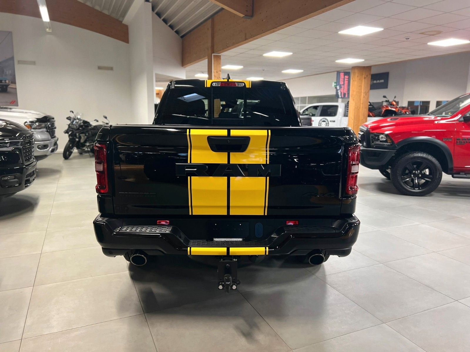 Fahrzeugabbildung Dodge RAM 1500 Big Horn Night  3.0L MY25 *PANO*LPG