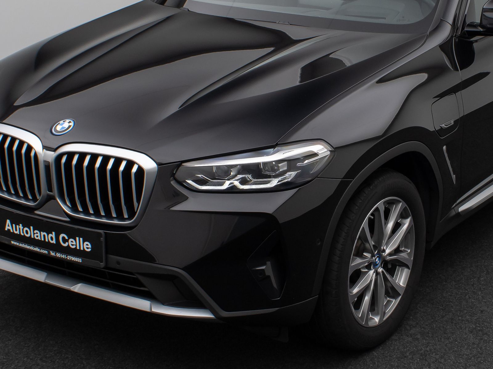 Fahrzeugabbildung BMW X3 xD30e Kamera HUD DAB HiFi AHK Sport 19Zoll