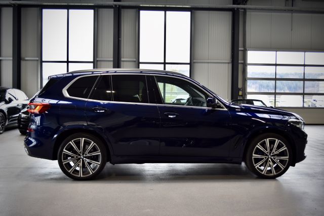 Fahrzeugabbildung BMW X5 XDRIVE M SPORT HEAD UP 3D VIEW PANO 22ZOLL