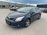 Toyota Avensis Combi Executive 2.0 D-4D - Toyota Avensis aus 2010: Combi