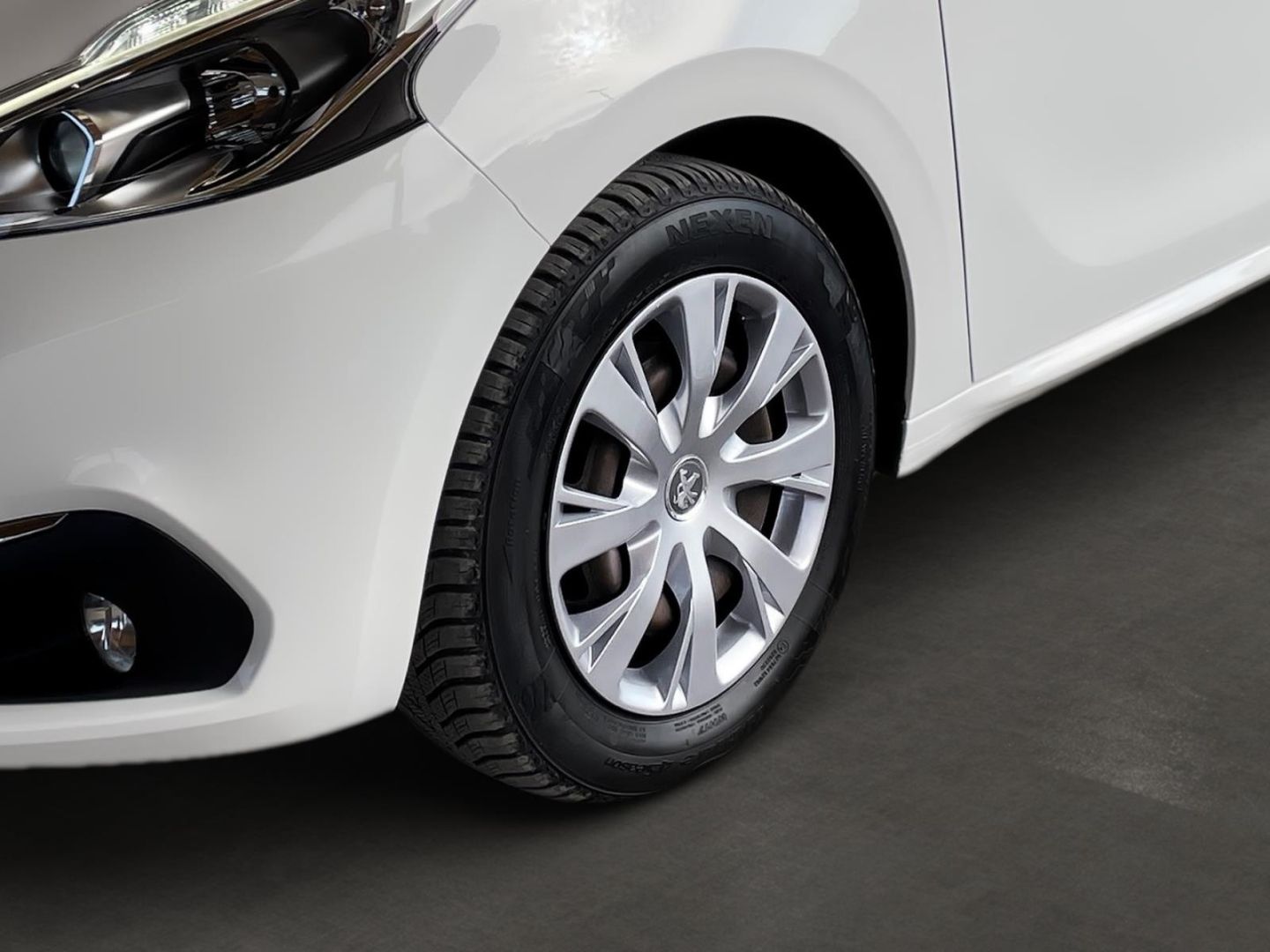Fahrzeugabbildung Peugeot 208 1.2 Active Allwetterreifen Sitzheizung Parks
