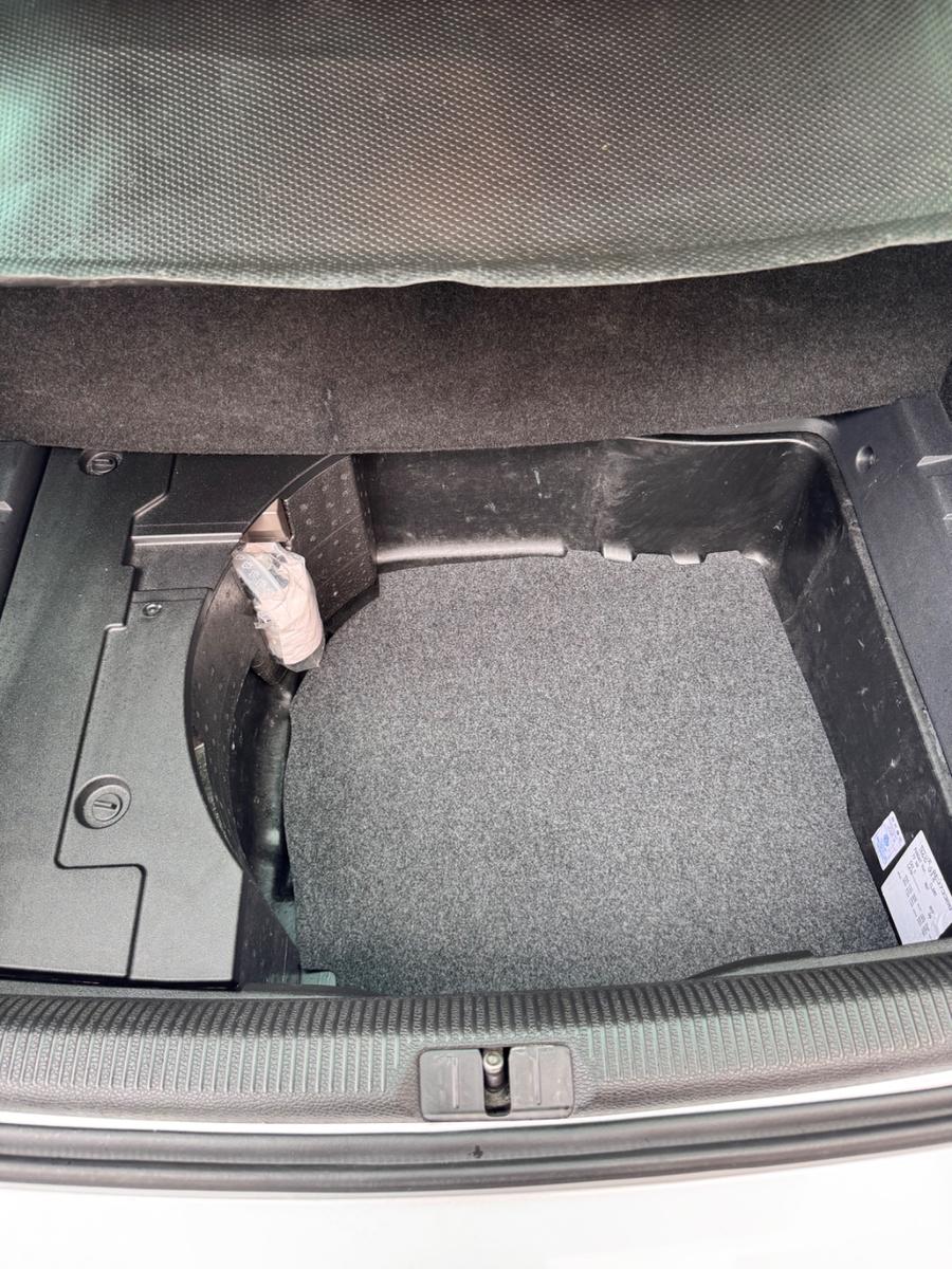 Volkswagen Passat 2011 — photo 10