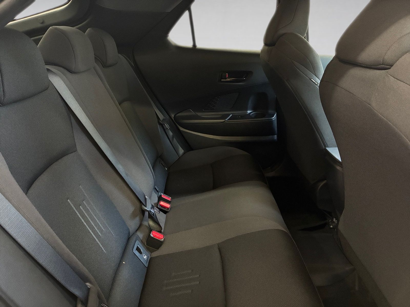 Fahrzeugabbildung Toyota C-HR 2.0 PHEV Plug-In Teamplayer LED,Navi,SHZ,AC
