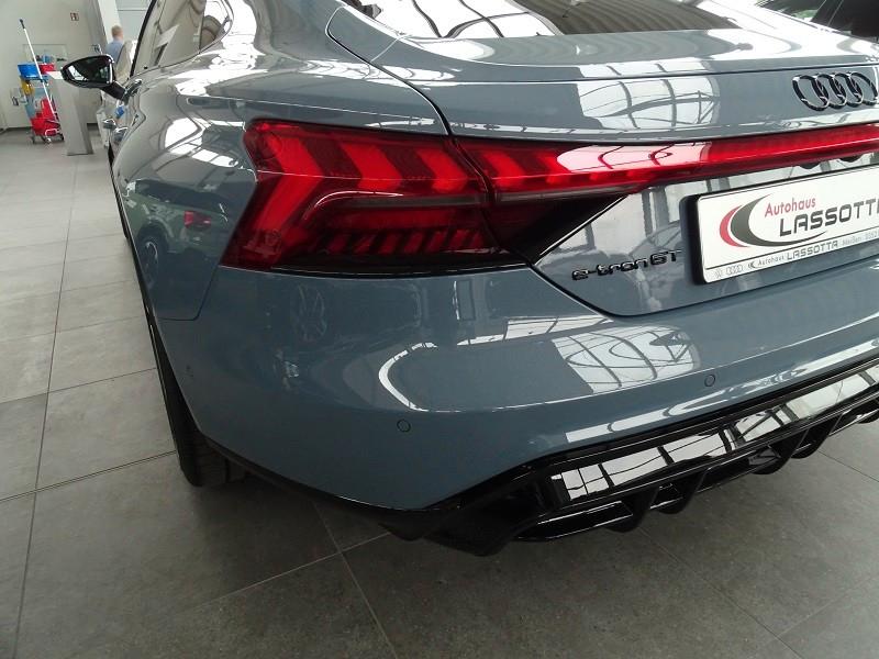 Audi e-tron GT 350 quattro / Audi exclusive