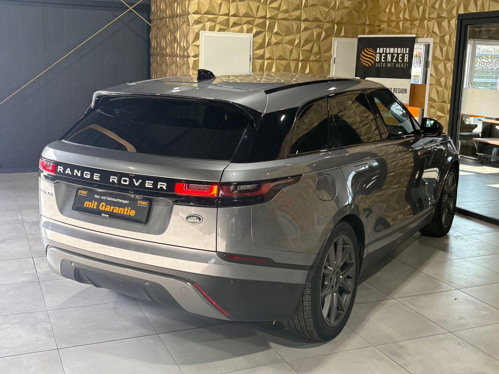 Fahrzeugabbildung Land Rover Range Rover Velar/360*KAM/LED/APPLE/LEDER/
