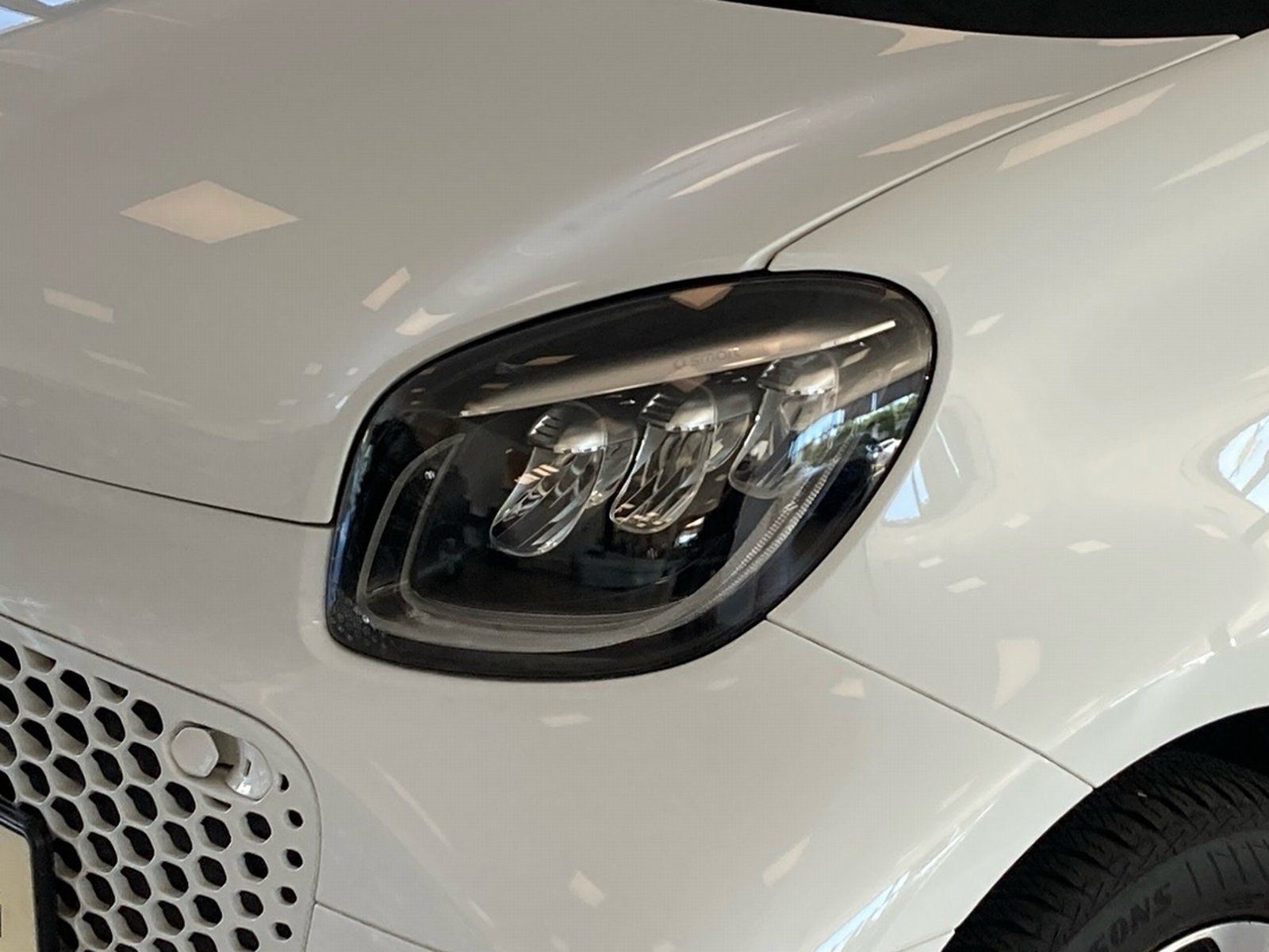 Fahrzeugabbildung Smart smart EQ fortwo Exclusive*Pano*LED*Kamera*22kW*