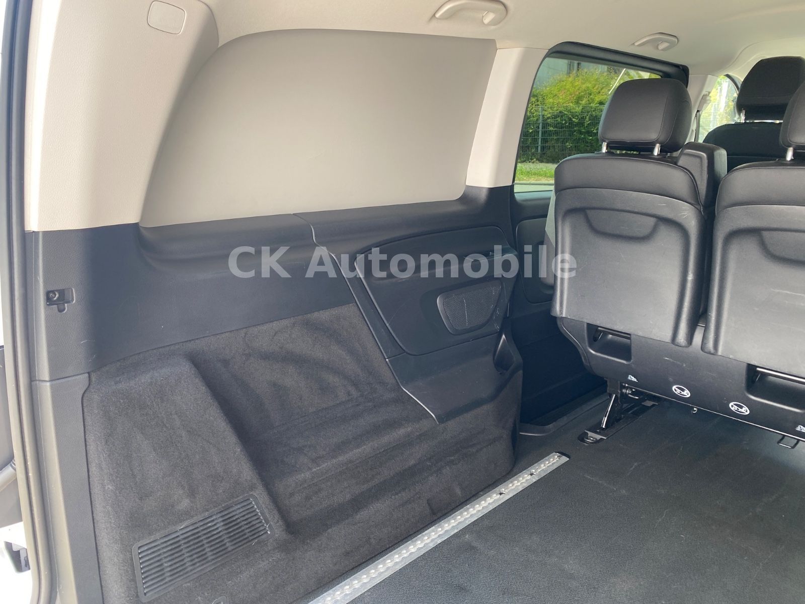 Fahrzeugabbildung Mercedes-Benz Vito Mixto 119 lang Autom./5 Sitze/Navi/LED/Kam