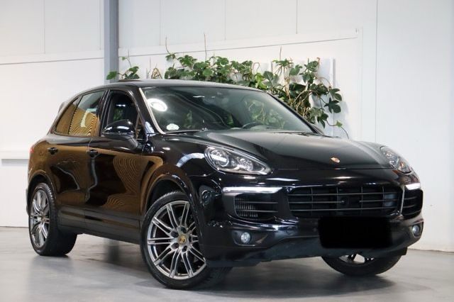 Porsche Cayenne Diesel Platinum Edition PANO/18W/CHRONO/