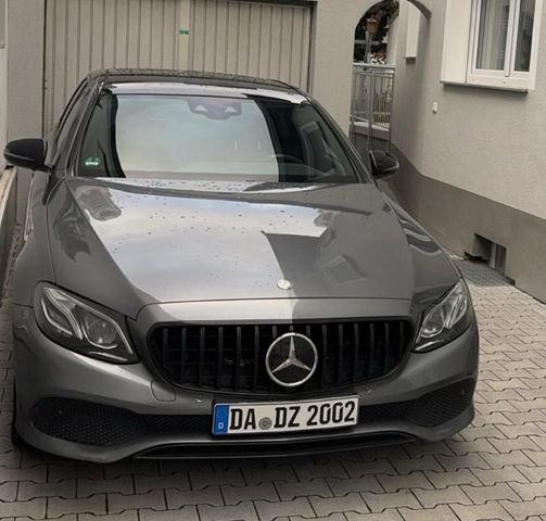 Mercedes-Benz E 220 (Night-Paket)