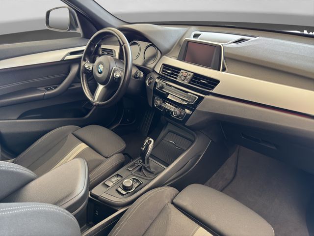 Fahrzeugabbildung BMW X1 sDrive 18d LED+Kamera+AHK+Sportsitze