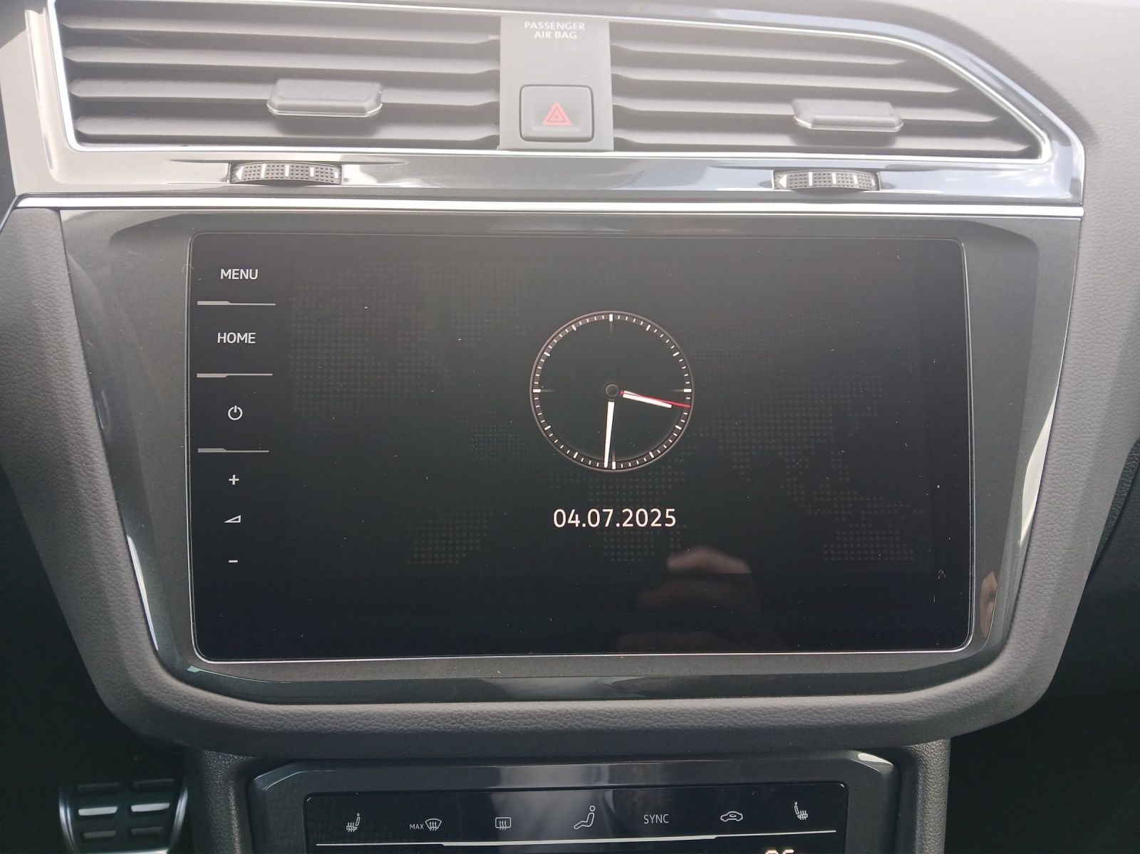 Fahrzeugabbildung Volkswagen Tiguan TDI United DSG Matrix Navi HUD AID ACC RF
