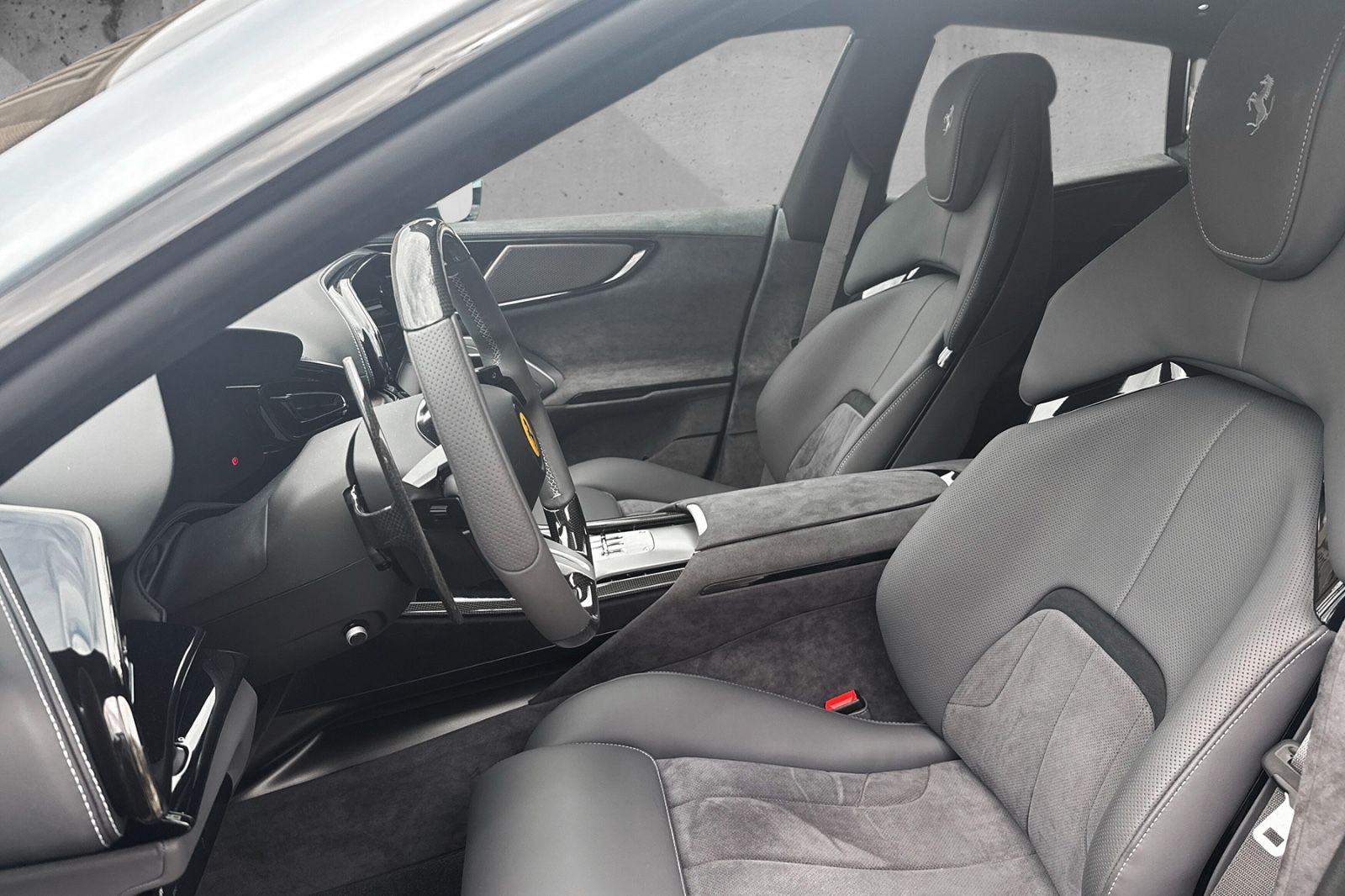 Fahrzeugabbildung Ferrari Purosangue*Voll Carbon*Massage Sitze*JBL*LED