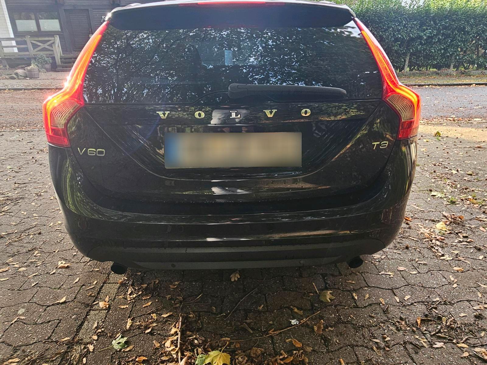 Volvo V60 2011 — салон