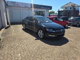 Volkswagen Passat 2.0 TDI DSG Exclusive BlueMotion Tech USA - Volkswagen Passat aus 2012 mit Diesel-Antrieb: Limousine