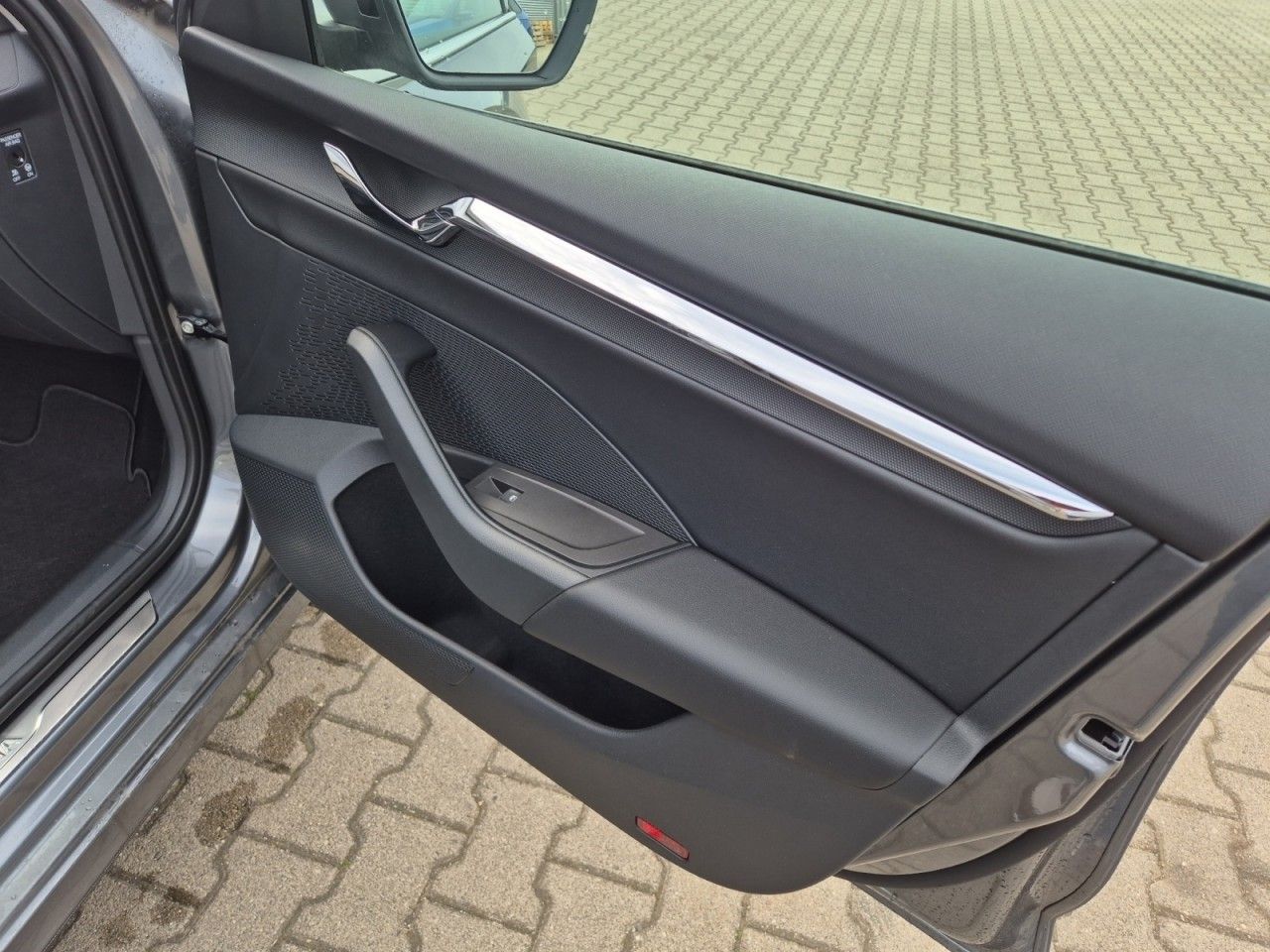 Fahrzeugabbildung SKODA Octavia Lim. Style iV PHEV Plug-In-Hybrid ACC