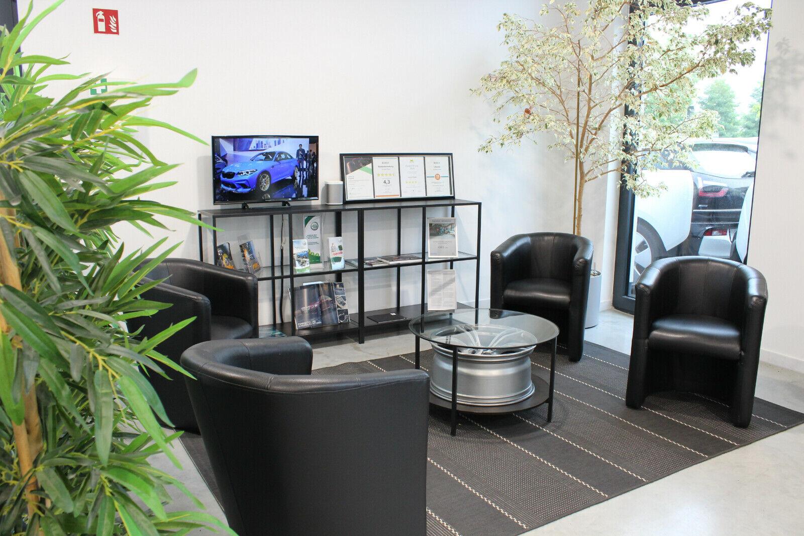 showroom-image-bottom