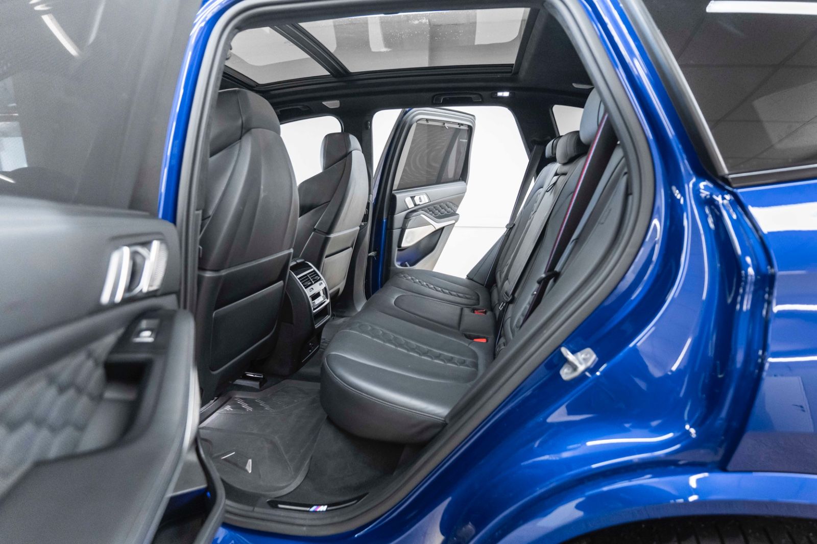 Fahrzeugabbildung BMW X5 M Competition B&W LASER HUD 360° PANO ACC