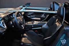 ASTON MARTIN V12 Speedster - Top Gun Maverick - 1 von 88