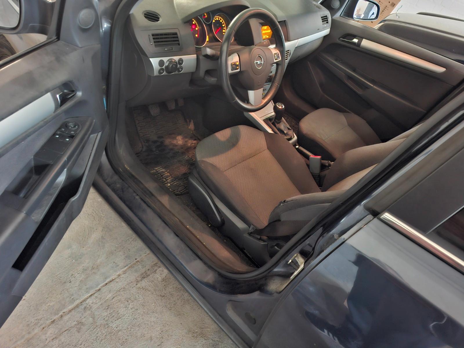 Opel Astra 2009 — photo 6